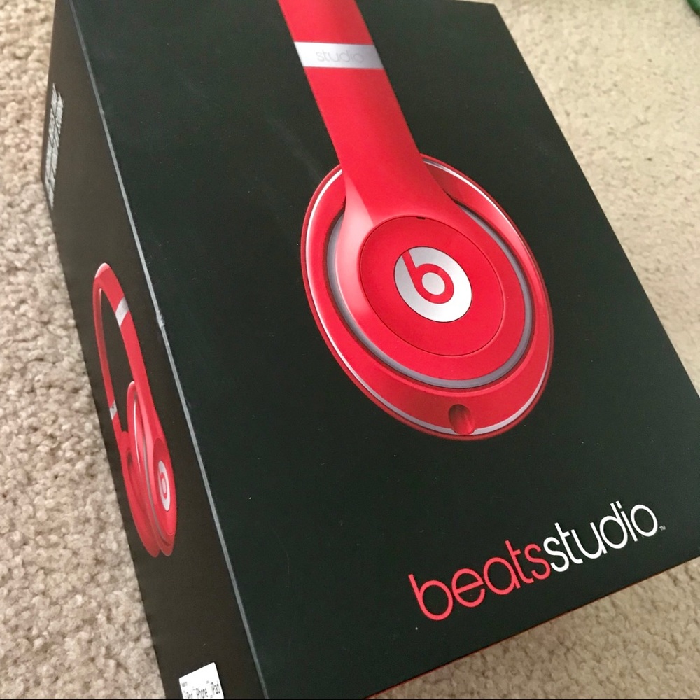 🔴 RED BEATS STUDIO WITH WIRES 🔴